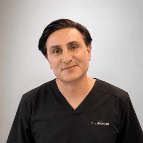 Porträt Boris Edelmann: Zahnarzt und Facharzt für Oralchirurgie